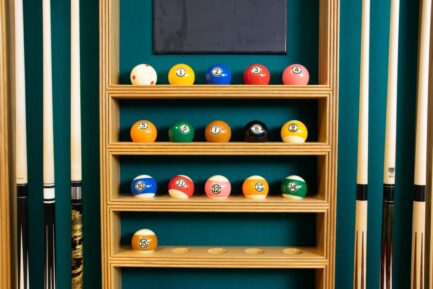 Billiard Cue Rack Wall Rack for 6 Cues, oak, Balls - Image 3